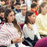 International Week 2021 в Международной лингвистической школе: Красота спасет мир 