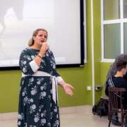 Традиционная International Week в Международной лингвистической школе открылась мастер-классом по истории русских национальных костюмов и чаепитием 