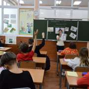 Ход конем: в Международной лингвистической школы шестиклассники закрепляют тему «Фразеологизмы» 