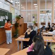 Ход конем: в Международной лингвистической школы шестиклассники закрепляют тему «Фразеологизмы» 