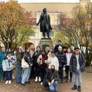 Учимся в Петербурге: ученики Международной лингвистической школы смогли убедиться, что Пушкин – наше все  