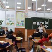 Ход конем: в Международной лингвистической школы шестиклассники закрепляют тему «Фразеологизмы» 