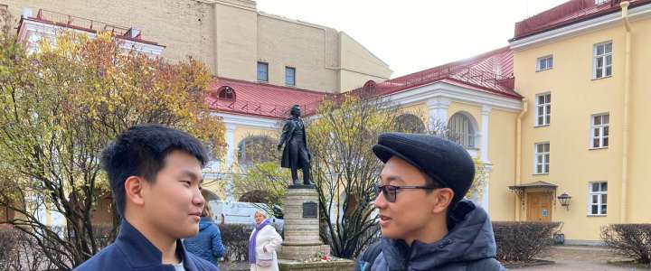Учимся в Петербурге: ученики Международной лингвистической школы смогли убедиться, что Пушкин – наше все  