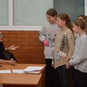 Не принимайте подарки у «добрых» незнакомцев: волонтер общественной организации «ПримПоиск» провела необычный урок для пятиклассников МЛШ   