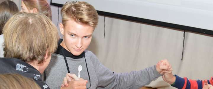 Семиклассники Международной лингвистической школы проверили свою эрудицию в игре Game Club