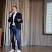 О преимуществах обучения и старта карьеры за рубежом старшеклассникам МЛШ рассказал Александр Просекин