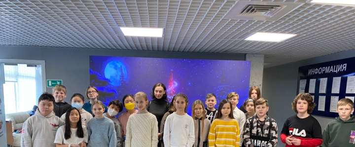 Об истории страны языком современных технологий пятиклассникам МЛШ рассказали в историческом парке «Россия — моя история»