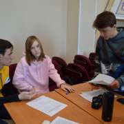 Сферодеятельностная игра десятиклассников МЛШ «Владивосток – город будущего» близится к финалу: исследуются риски и возможности и готовятся презентации 