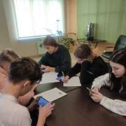 Восьмые классы Международной лингвистической школы побывали на «Земле леопарда» и исследовали Седанкинское водохранилище