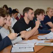 Ученики 7 и 8 классов Международной лингвистической школы представили презентации по проекту “The Cultural Heritage of Vladivostok”