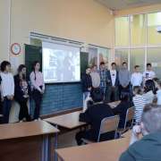 Ученики 7-8 классов Международной лингвтсической школы продолжили проект “The Cultural Heritage of Vladivostok” презентациями в 5-6 классах 