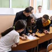 Ученики 7-8 классов Международной лингвтсической школы продолжили проект “The Cultural Heritage of Vladivostok” презентациями в 5-6 классах 