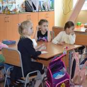 Накануне Дня космонавтики ученики 1а класса Международной лингвистической школы узнали о первом космонавте и космосе 