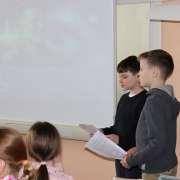 Первые в космосе: ученики начальных классов Международной лингвистической школы узнают про космонавтов и создают интеллект-карты