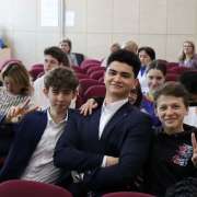 Ученики 10 классов Международной лингвистической школы успешно защитили проектные и исследовательские работы