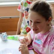 Первые в космосе: ученики начальных классов Международной лингвистической школы узнают про космонавтов и создают интеллект-карты