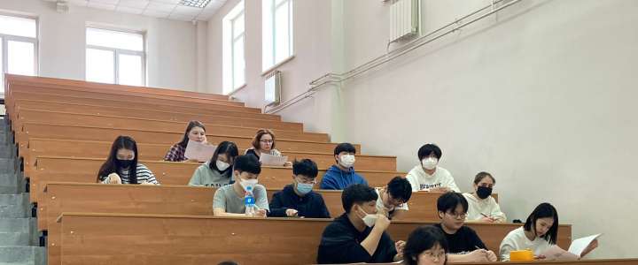 Иностранные ученики Международной лингвистической школы получили от 75 до 91 балла за  тест TruD в рамках акции «Тотальный диктант»