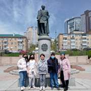 Иностранные учащиеся старших классов МЛШ разработали экскурсию «Привет, Владивосток!» и сводили на нее учеников 6-9 классов из Японии, Китая, Республики Корея, Индии