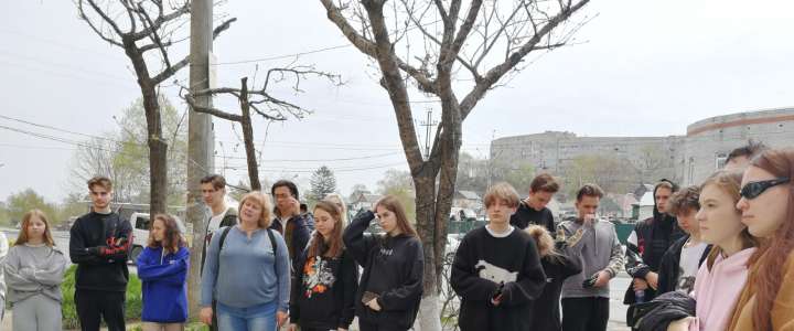 Ученики Международной лингвистической школы посетили места воинской славы в Приморье 