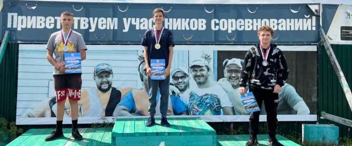Ученик 10 IB класса Международной лингвистической школы Ярослав Синицын завоевал «золото» на чемпионате Приморского края по стендовой стрельбе 