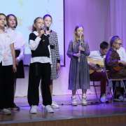 Праздничный концерт в Международной лингвистической школе в честь Дня учителя