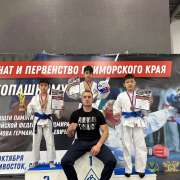 Ученики 5м4 класса МЛШ братья Джамал и Акмал Дустиевы - взяли «золото» и «серебро» на Чемпионате и Первенстве Приморского края по рукопашному бою