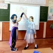Ученики 5м4 класса Международной лингвистической школы сыграли «Кота в сапогах»,  «Золушку» и «Красную шапочку» на уроке литературы 