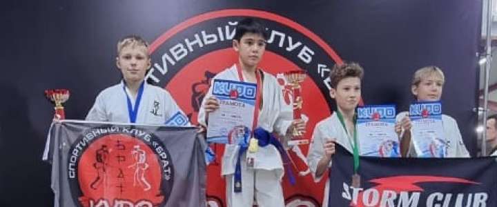 Ученик 5м4 класса Международной лингвистической школы Акмал Дустиев продолжает уверенно занимать первые места на спортивном пьедестале 