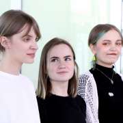 Немецкий завтрак в МЛШ: на урок к ребятам пришли преподаватели немецкого языка ДВФУ 