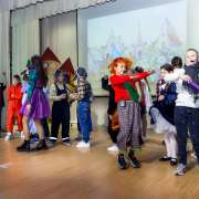 «Незнайка спешит на Новый год»: ученики пятых классов сыграли мюзикл на сцене МЛШ 
