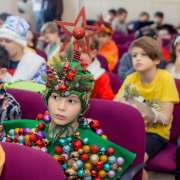 Ученики начальных классов сыграли зимние сказки на сцене Международной лингвистической школы