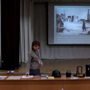 «Был город-фронт, была блокада…»: ученики Международной лингвистической школы слушают лекции, участвуют в беседах, идут в музей  