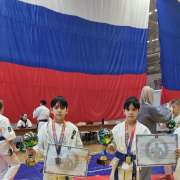 Спорт в МЛШ: среди 5 классов лучшие в шахматах 5 м1 и 5м2 классы, а победители в кудо -  братья Дустиевы 