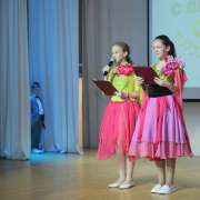 В Международной лингвистической школе состоялся концерт в честь Дня защитника Отечества