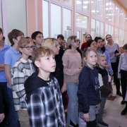 Представители «Альянс Франсез-Владивосток» провели экскурсию по французским комиксам, представленным на экспозиции в Международной лингвистической школе  