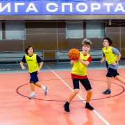Шестые классы Международной лингвистической школы сразились в баскетбол – лучшим оказался 6м2! 