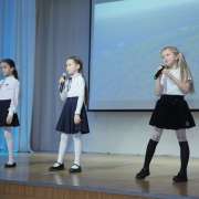 В Международной лингвистической школе состоялся концерт в честь Дня защитника Отечества