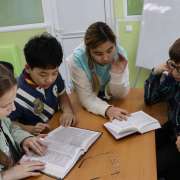 Проект «Лингвистический портрет слова»: ученики 5 классов Международной лингвистической школы учатся работать со словарями   