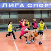 Шестые классы Международной лингвистической школы сразились в баскетбол – лучшим оказался 6м2! 