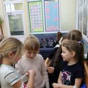 Опыты, исследования, эксперименты: ученики начальных классов Международной лингвистической школы сделали свои первые шаги в научный мир