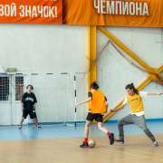 Спартакиада в Международной лингвистической школе продолжается: в футбольных поединках и теннисных баталиях определяются лучшие игроки