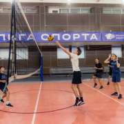 На школьной спартакиаде МЛШ лучшей в волейболе стала команда 8м1 класса, а ученик 7м1 класса Корней Косый взял «золото» на горнолыжке    