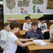 Проект «Лингвистический портрет слова»: ученики 5 классов Международной лингвистической школы учатся работать со словарями   