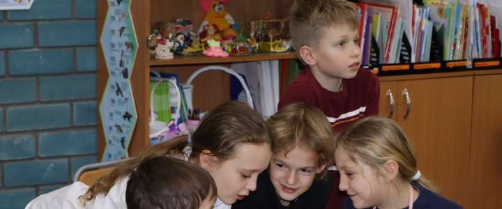 Интеллектуальной игрой «Умники и умницы» завершилась предметная неделя в начальных классах МЛШ 