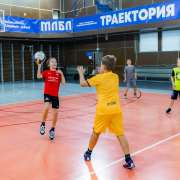 Спартакиада в МЛШ завершилась: ученики 5 классов сыграли пионербол, а ученики 8 – в шахматы 