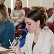 Ученики 10 класса Международной лингвистической школы успешно защитили проекты сферодеятельностной игры «Владивосток – город будущего» 