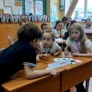 «Поехали!»: в начальных классах Международной лингвистической школы прошел квиз, посвященный Дню космонавтики 