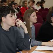Ученики 10 классов Международной лингвистической школы успешно завершили проект «Владивосток – город будущего»