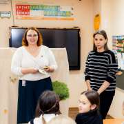 Ученики 3м2 класса Международной лингвистической школы сыграли «Репку» и «Теремок» на английском языке