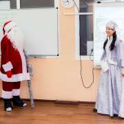 Новогоднее заседание «Русского клуба»: иностранные ученики показали отличное знание русских новогодних традиций 